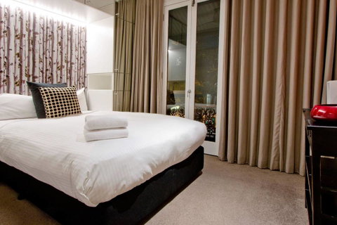 3 Storey Home Close Walk To Fox Studios SCG & City - Lismore Accommodation 25
