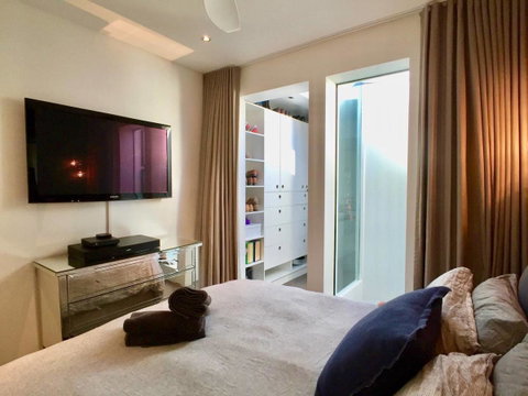 3 Storey Home Close Walk To Fox Studios SCG & City - Lismore Accommodation 17