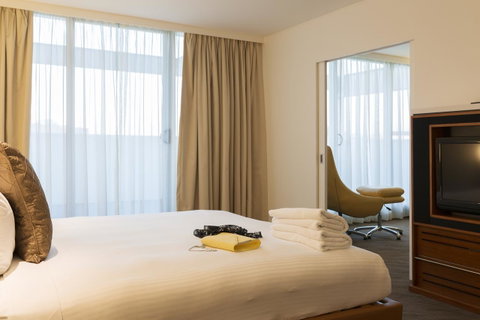 Novotel Canberra - Lismore Accommodation 40