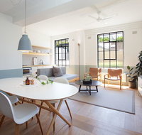 Boutique Sunlit Studio with Designer Furnishings - Lismore Accommodation