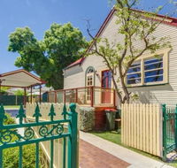 Bright 3-bedroom apartment - Central Armidale - Lismore Accommodation