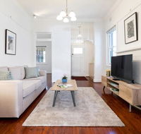 Bright and Elegant Executive 3 Bedroom Family Home - Lismore Accommodation
