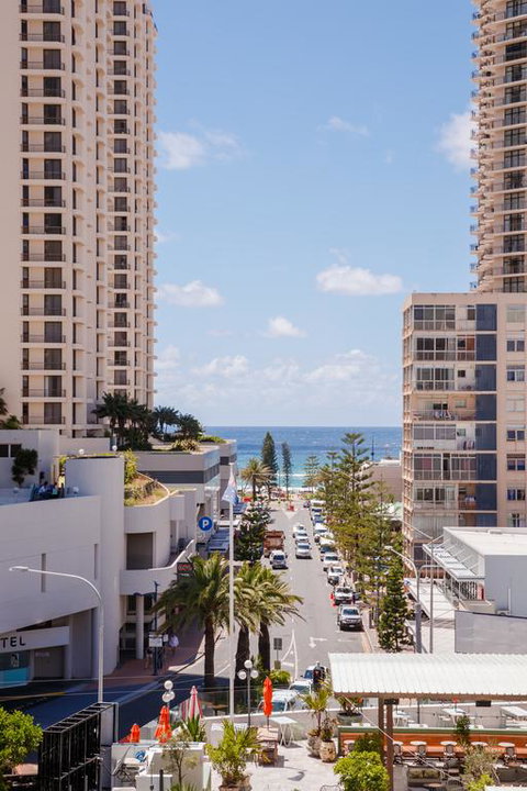 Bunk Surfers Paradise - Lismore Accommodation 3