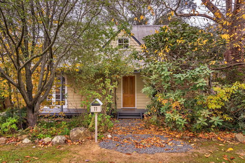 Bunyip Cottage - Lismore Accommodation 0