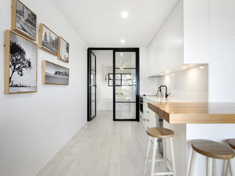 Burleigh By The Sea - Lismore Accommodation 1