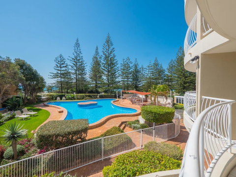 Burleigh Surf Apartments - Lismore Accommodation 2