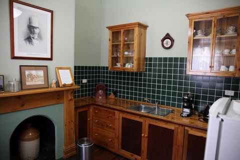 Burra Railway Station Bed And Breakfast - Lismore Accommodation 3