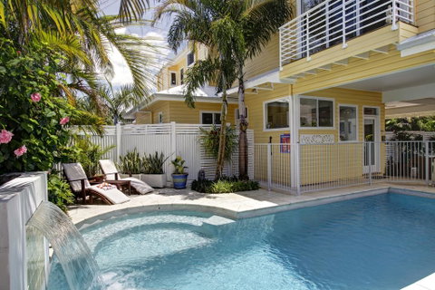 Byron Bathers - Lismore Accommodation 1