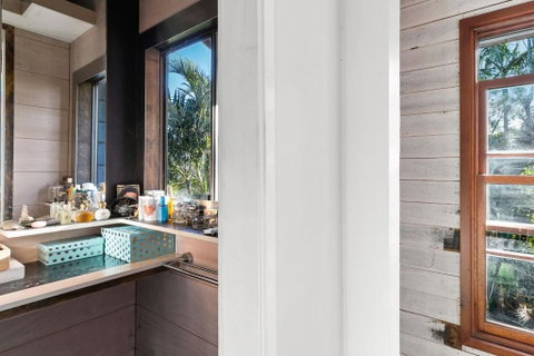 Byron Vista - Stroll To Beach And Town! - Lismore Accommodation 0