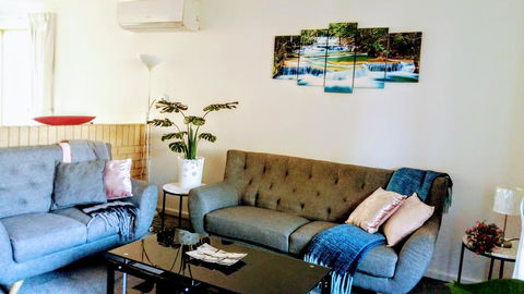 Camelias Boutique Cottage In Dianella - Lismore Accommodation 0