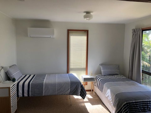 Canberra Cres 42 Burrill Lake - Lismore Accommodation 1