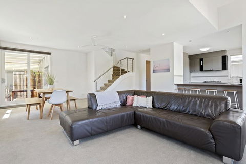 CAPEL'S REST - CAPEL SOUND - Lismore Accommodation 3