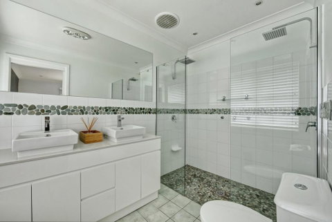 Carroll Ave 39 Mollymook - Lismore Accommodation 2
