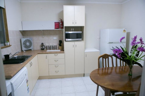 Cave Place Units - Lismore Accommodation 1