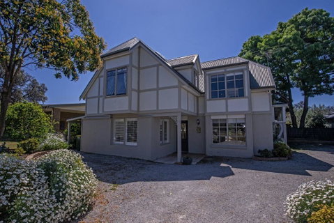 Chapel Island Retreat - Lismore Accommodation 0