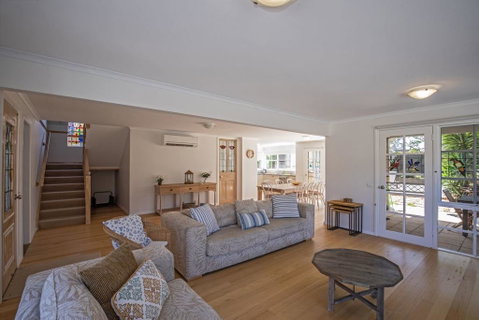 Chapel Island Retreat - Lismore Accommodation 2