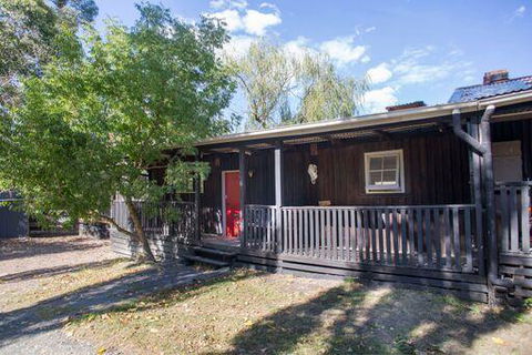 Chum Creek Hut - Lismore Accommodation 2