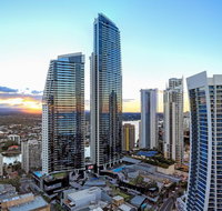 Circle on Cavill - HR Surfers Paradise - Lismore Accommodation
