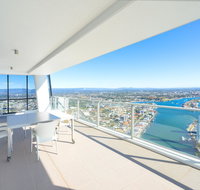 Circle On Cavill 52nd Floor Spacious Skyhome Apartment - Lismore Accommodation