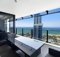 Circle on Cavill Private 2 Bed Ocean View - Lismore Accommodation