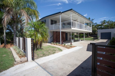 City Beach Holiday House - Lismore Accommodation 0