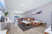 Coastal convenience Walk to the shops  cafes...