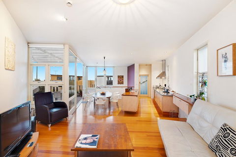 Coastal Penthouse At Coogee Beach - Lismore Accommodation 1