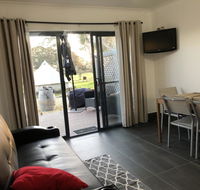 Coonawarra Cabins Unit B - Lismore Accommodation