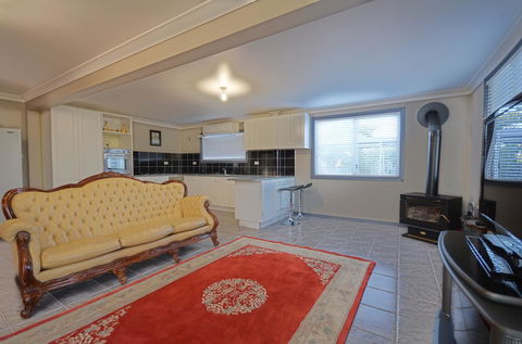 Cottage In The Country - Lismore Accommodation 0