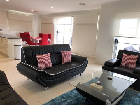 Cowes Holiday Haven - Property #2 - Lismore Accommodation 3