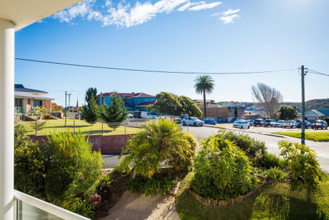 Crystal Waters Unit 2 - Lismore Accommodation 1
