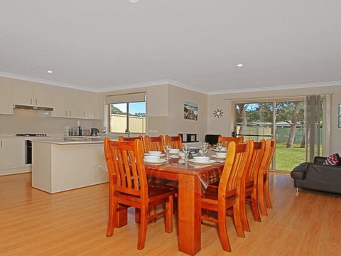 CShells On Quay - Perfect Location And Great Views - Lismore Accommodation 2