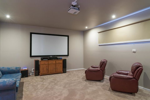 Currawong Close - Heated Pool, Home Theatre, WiFi, 4 Bdrm, Pool Table - Lismore Accommodation 3
