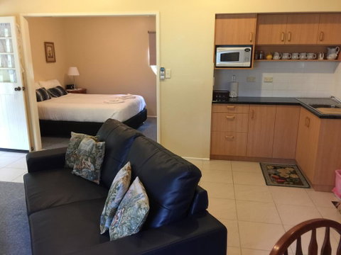 Curtis Cottage - Lismore Accommodation 2
