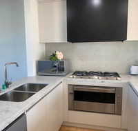 Delicate and Peaceful Bundoora Townhouse 10 - Lismore Accommodation