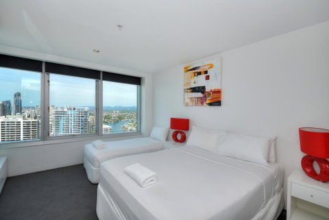 Deluxe Private Apartment In Surfers Paradise - Lismore Accommodation 1