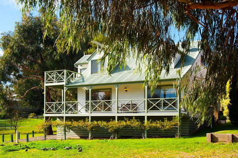 Ducks Bay - Lismore Accommodation 1