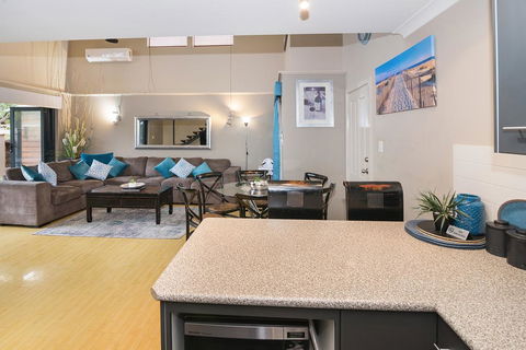 Dunsborough Deluxe Retreat - Lismore Accommodation 3