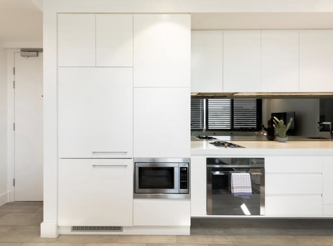 EIGHT TWO NINE TWO III: BONDI BEACH - Lismore Accommodation 1