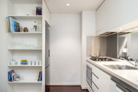 Elegant Loft Perfect For Inner City Explorers - Lismore Accommodation 3