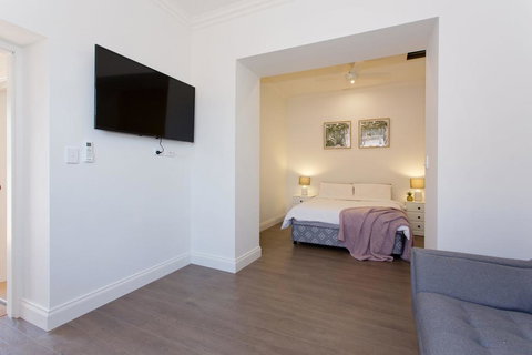 Emu At White Gum Lodge - Lismore Accommodation 3