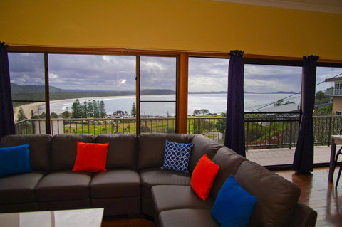 Endeavour, 10 Dulconghi Street - Lismore Accommodation 0