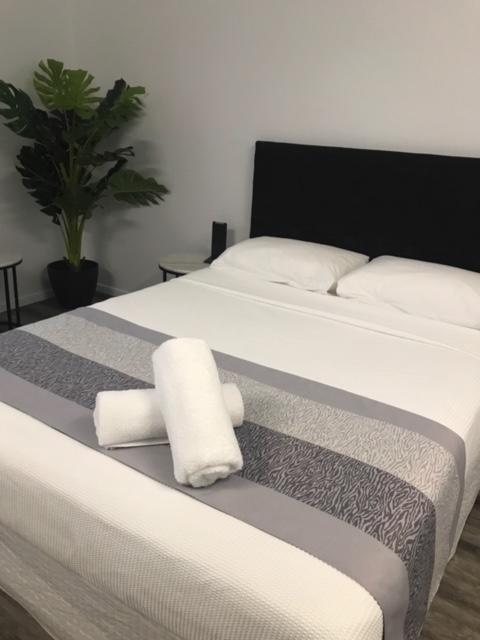 Escape On Lake - Lismore Accommodation 2