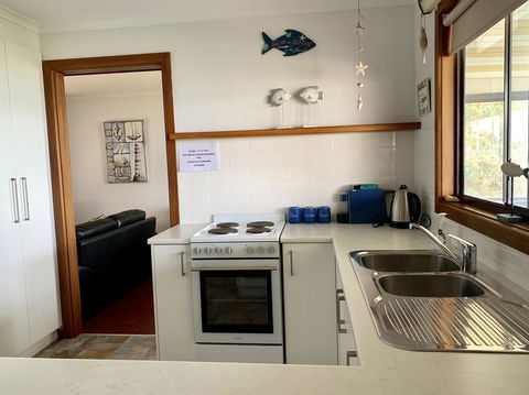 Fareview Beach House - Lismore Accommodation 2