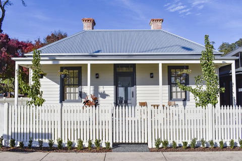 Farmers Arms Heritage Cottage - Lismore Accommodation 0
