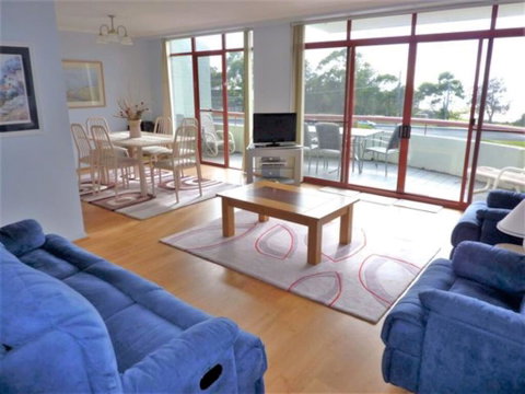 Fathoms 14 - Mollymook - Lismore Accommodation 3