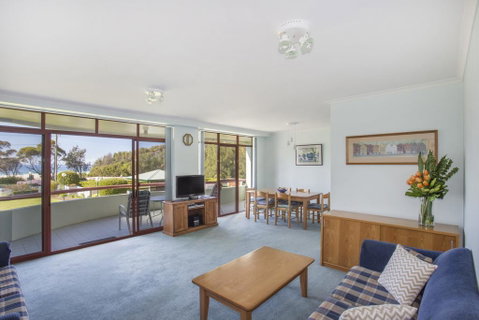 Fathoms 9 - Mollymook - Lismore Accommodation 2