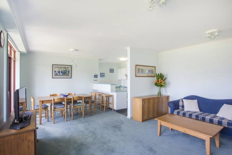 Fathoms 9 - Mollymook - Lismore Accommodation 3