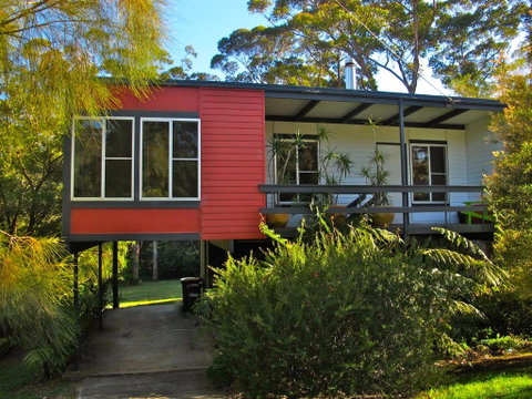 Finisterre Beach House - Lismore Accommodation 0