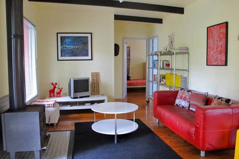 Finisterre Beach House - Lismore Accommodation 1